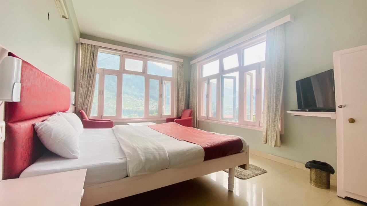 Hotel Meadows View, Near Mall Road Manali Eksteriør billede